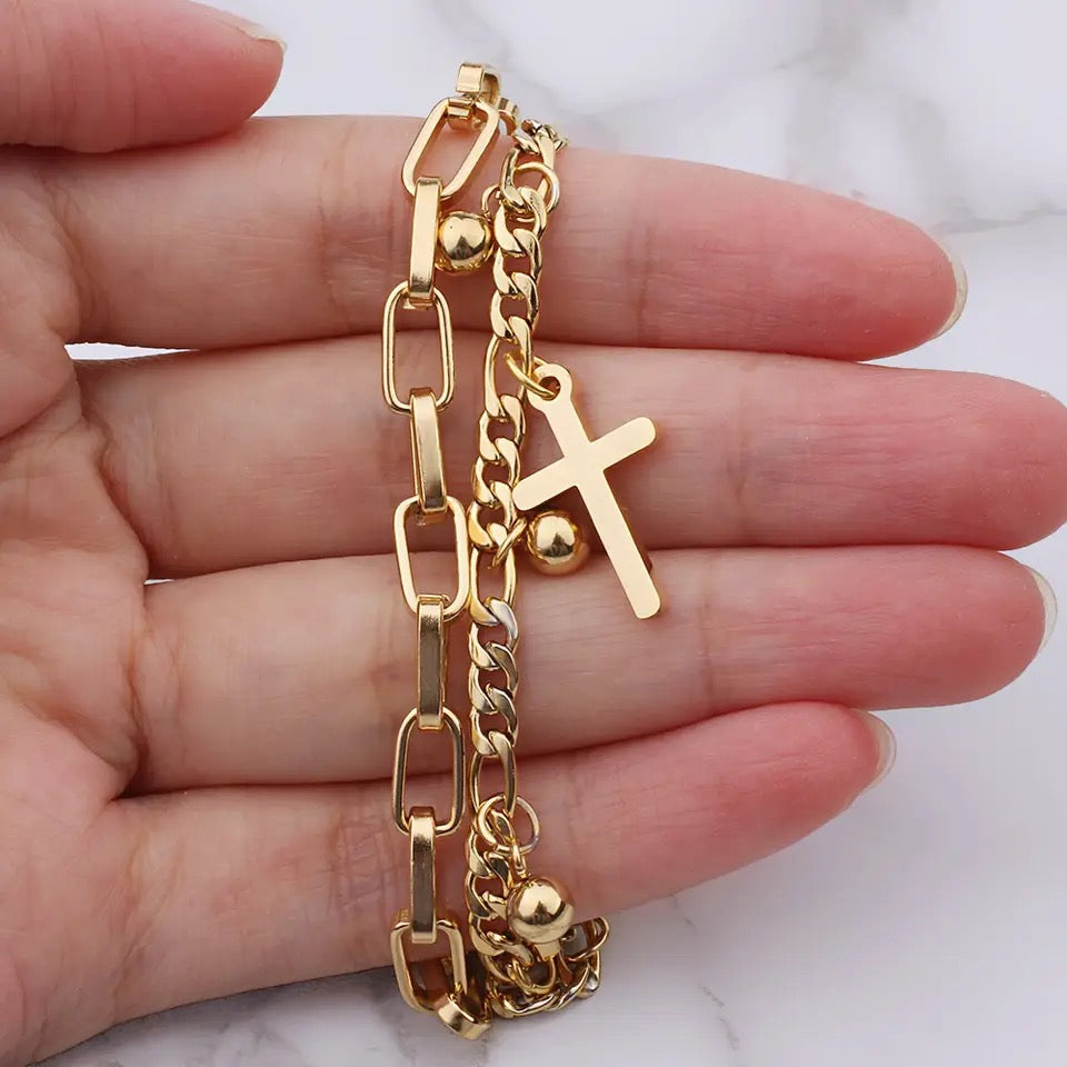 Nancy Chunky Cross Bracelet