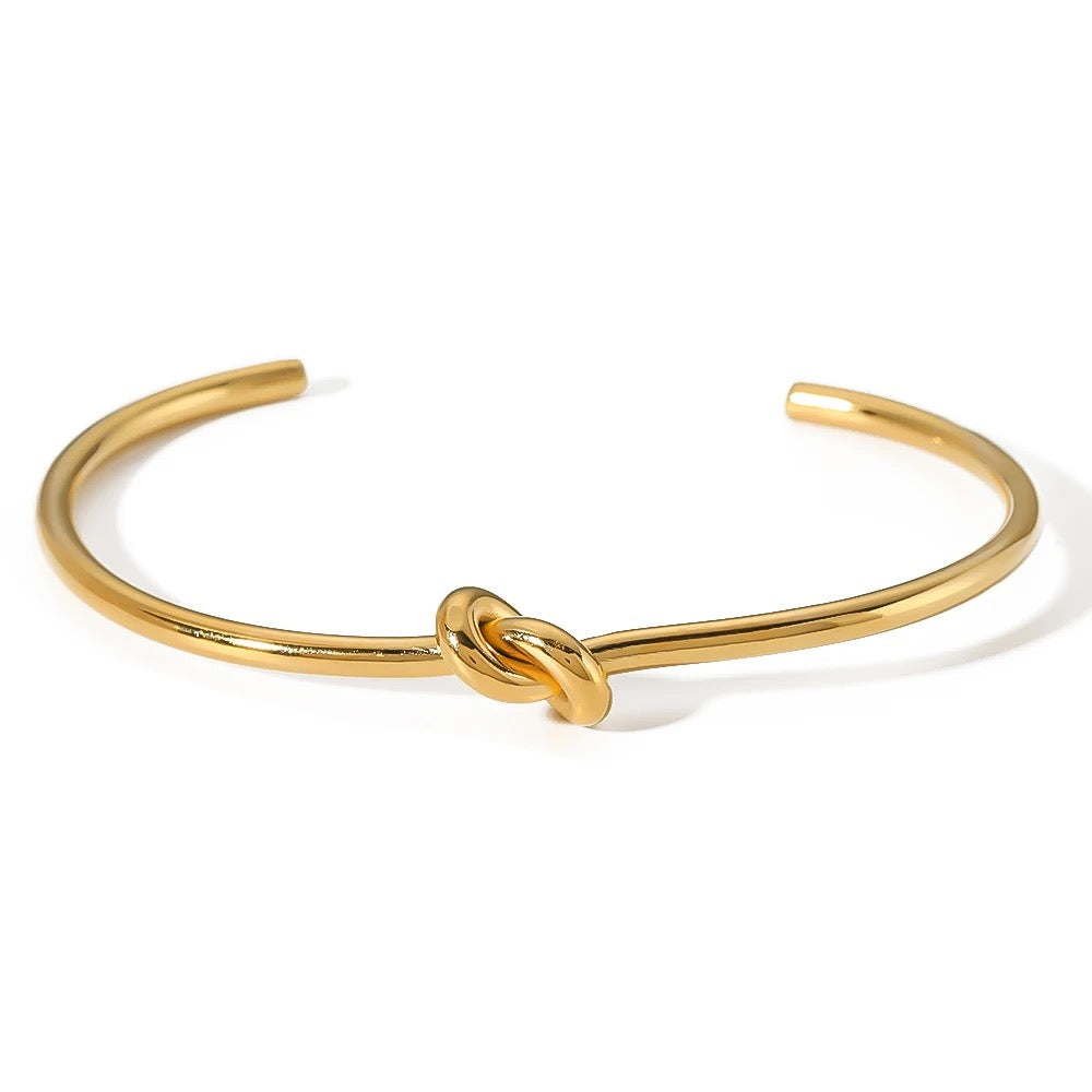 Nikita Knot Bangle - Gold