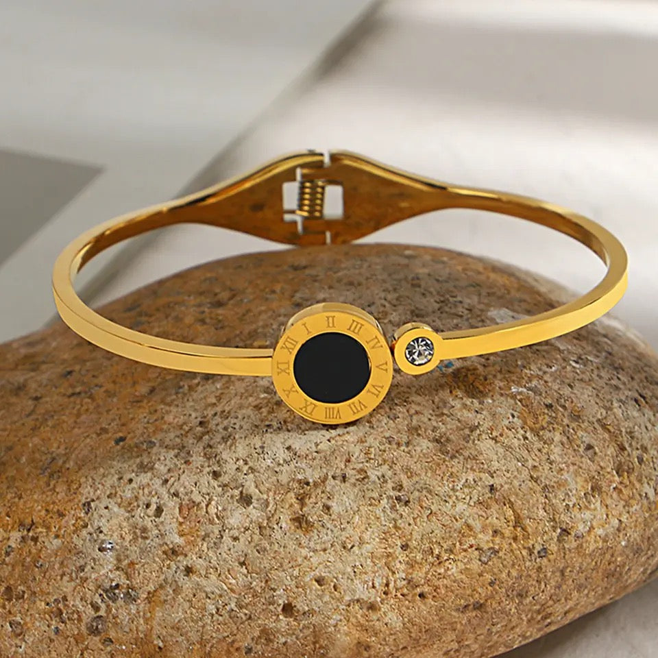 Jade Bangle - Gold