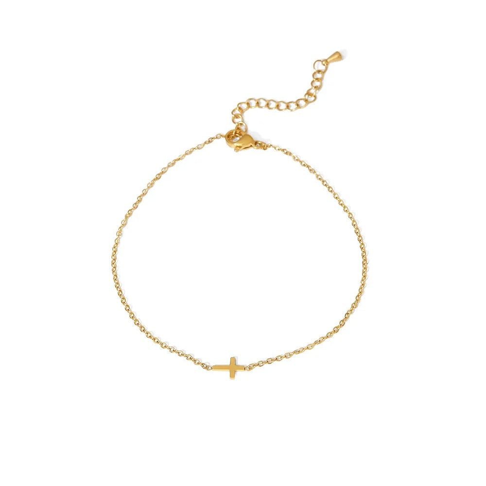 Dainty Roxy Cross Bracelet lo