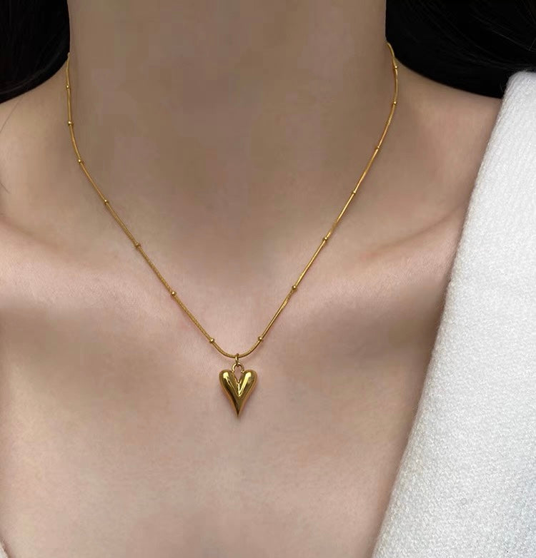 Bartise Heart Necklace - Gold