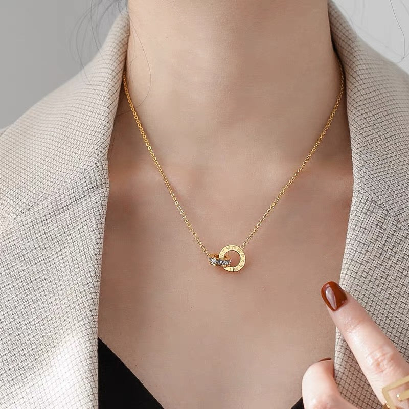 Julia Necklace - Gold